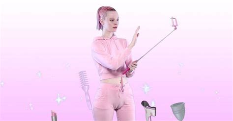 Selfie Stick Aerobics Is A Fun And Subtle Way To Promote Body Positivity