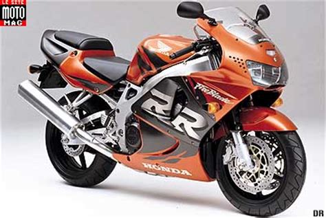 Some time ago presents a modification of kittisak racing. Honda 900 CBR RR