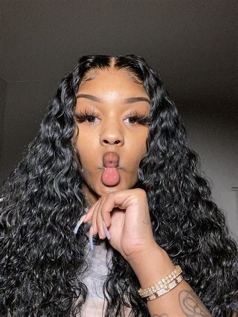 pin milanostunna 🎀 in 2020 wig hairstyles curly hair styles baddie hairstyles