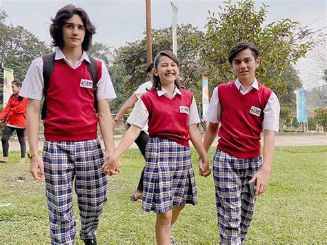 Pasti julid❗ ini pasangan andamp keluarga pemeran orangtua sinetron dari jendela smp sctv. Dari Jendela SMP, Sinetron Adaptasi Novel Mira W | Tagar