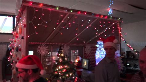 (no pun intended), let me introduce. Office Christmas Decorations: It's a Very Netcarrier ...