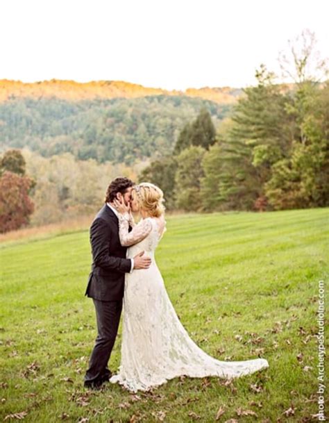 Kelly Clarkson Marries Fiance Brandon Blackstock Wedding Photos