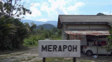 The town grew and prospered with the coming of the railway in 1924. Kuala Lipis to Gua Musang - YouTube