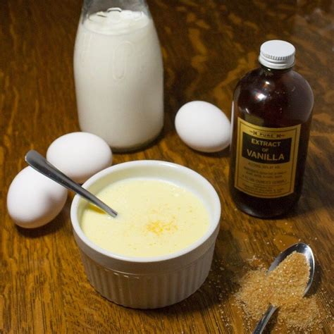 Over de kastart kunnen we kort zijn: Simple Vanilla Custard Sauce | Recipe | Custard sauce, Vanilla custard recipe, Vanilla custard