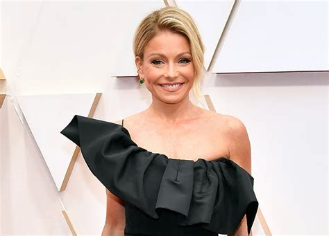 Kelly Ripa Height Weight Age Affairs Wiki And Facts Stars Fact