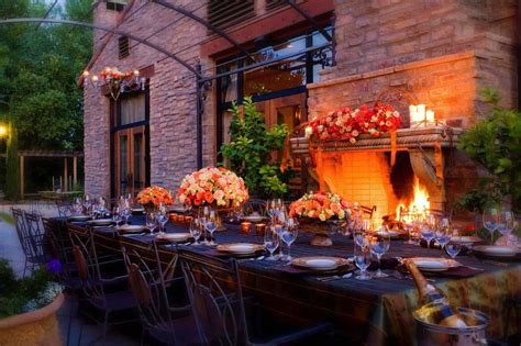 25 Fall Inspired Outdoor Living Spaces That Are Ultra Cozy