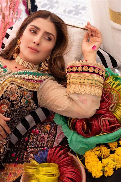 Ayeza Khan Adorable Clicks Looking Lovely In Her Latest Photoshoot