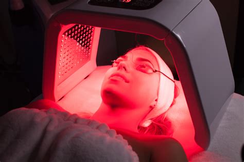 red light therapy benefits uses efficacy before and afters