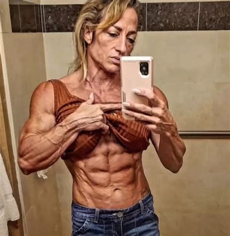 Bodybuilding Mother Stuns Tiktok With Her Bulging Muscles And Six Pack Best Celebrity News