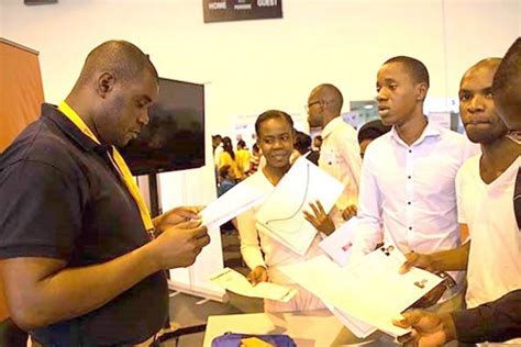 Mais De 60 Mil Seleccionados Ao Concurso Público Do Minsa Angola24horas Portal De Noticias