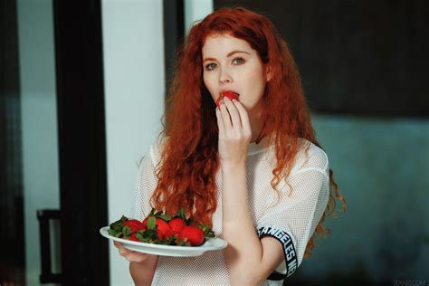 Women Heidi Romanova Green Eyes Redhead Latvian Women Sexart Latvian Strawberries