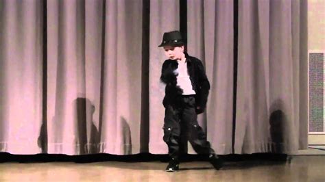 Timothy 6 år Skolans Egen Michael Jackson Så Jätteduktig Och Cool