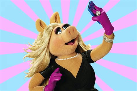 Muppets Director Finally Reveals Miss Piggys Troubling Past