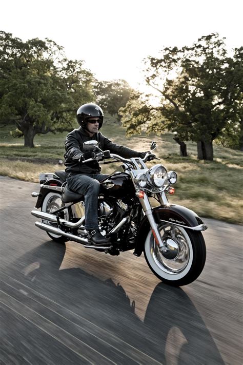 Be the first one to answer. Harley-Davidson FLSTN Softail Deluxe - Motociclismo