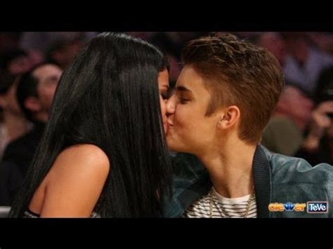 Durante un descanso, justin bieber se acercó a las gradas y dio un apasionado beso a selena, que presenciaba el partido acompañada de su. Justin Bieber "Primer Beso con Selena, Mejor de Mi Vida ...