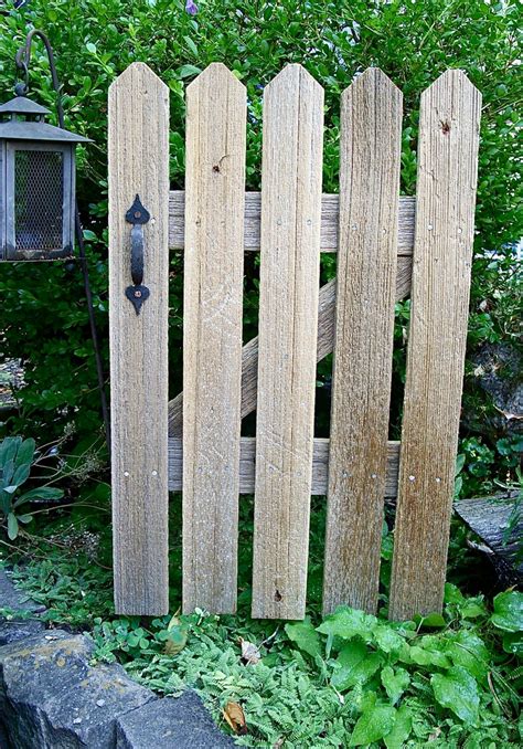 Rustic Cedar Picket Fence Gate Accent Panel Garden Decor