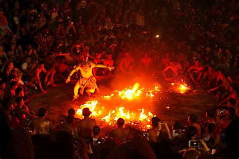 Kecak Fire Dance At Uluwatu Temple Bali’s Iconic Sunset Dance Show Go Guides