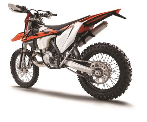 The bikes use transfer port injection, which essentially uses two injectors to feed fuel into the transfer ports of the cylinder, mixing it with the flow of air and oil. KTM unveil fuel-injection two-stroke models | MCN