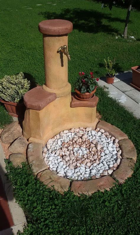 Presenti in svariate forme e dimensioni sono la soluzione ideale per dare le fontane da giardino a muro rappresentano una soluzione elegante e funzionale per sfruttare al meglio una fonte d'acqua collocata vicino a una parete. 175 best Realizzazioni fontane da giardino images on Pinterest