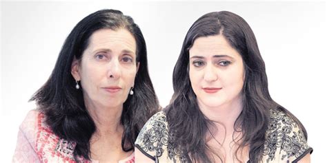 נפתלי בנט נולד בחיפה להורים עולים מארהב. הלוביסטים של בלאקרוק מנסים לעקוף את סלינגר מלמעלה