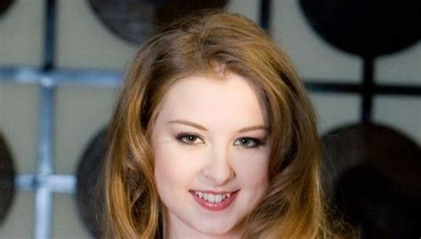 Sunny Lane Biographywiki Age Height Career Photos And More School