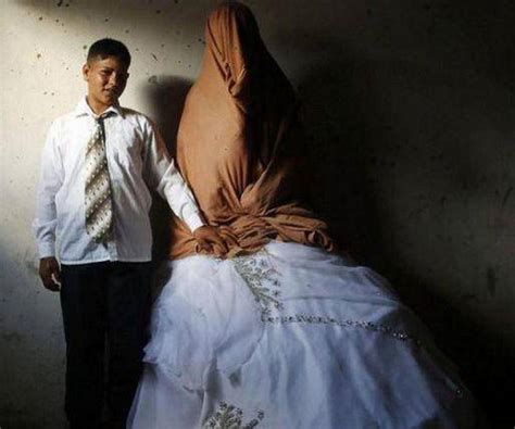 3 Gambar Budak 13 Tahun Dipaksa Kahwin Dengan Wanita Menutup Muka Namun Dia Terkejut Melihat