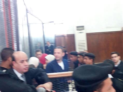 وعند توثيق فض اعتصام رابعة في 14 أغسطس/آب، أجرى طاقم هيومن رايتس ووتش مقابلات مع 122 شاهداً بينهم 69 متظاهراً و20 صحفياً و20 مسعفاً و3 محامين و10 من سكان المنطقة. فيديو وصور.. المحكمة بقضية "فض رابعة" تسمح لباسم عودة ...