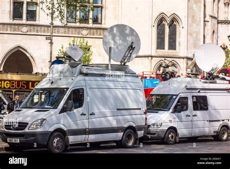 Tv Outside Broadcast Van Hi Res Stock Photography And Images Alamy