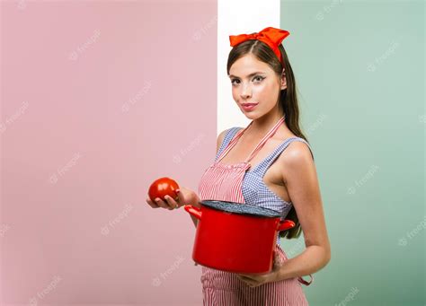 Premium Photo Perfect Housewife Pin Up Woman With Trendy Makeup Retro Woman Cooking In Kitchen
