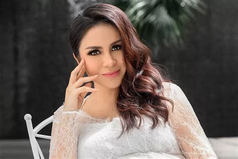 Kenapa Momo Geisha Jarang Tampil Jadi Juri Indonesian Idol Simak Profil Lengkapnya Ayo