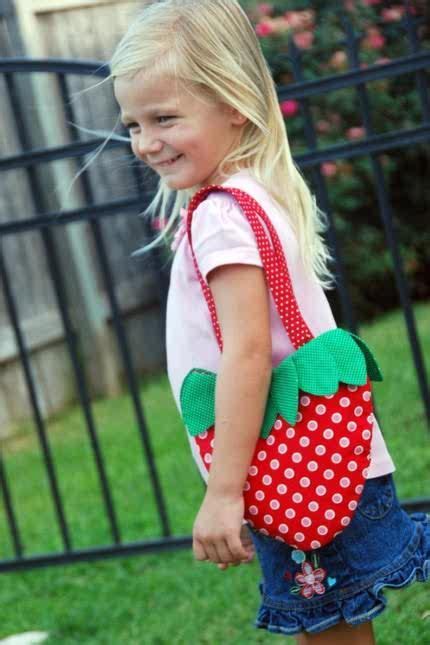 Strawberry Purse Ideal To Give It In A Strawberry Shortcake Party