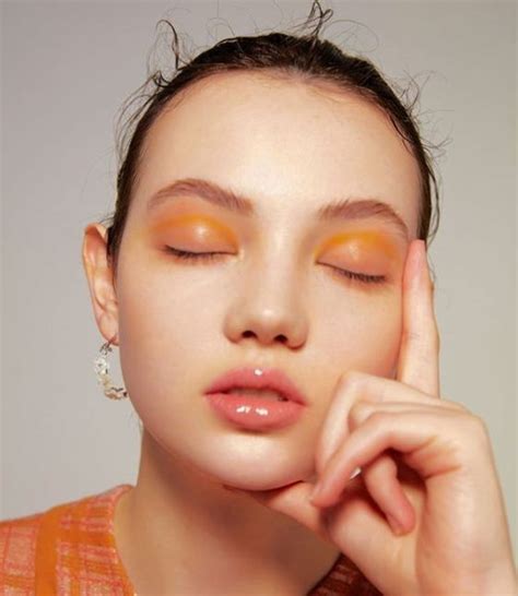 8 Easy Minimal Eye Makeup Looks That Will Turn Heads Society19 Uk