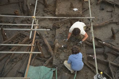 Britains Bronze Age Village Yields 3000 Year Old Footprints Cnn