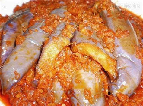 Hai semua, rini terasa nak share cara masak sambal ikan bilis petai terbaik dunia. HIMPUNAN RESEPI: TERUNG SAMBAL IKAN BILIS