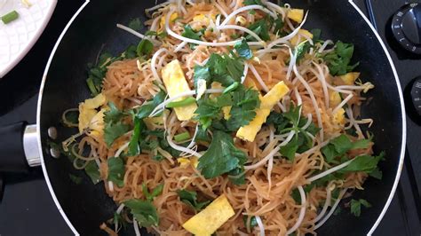 Lao Food How I Make Kua Mee Or Lao Style Fried Noodles Youtube