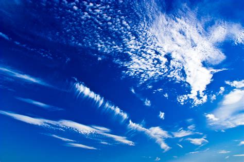 Deep Blue Sky With Interesting Shaped High Clouds The Ki Flickr
