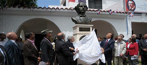 Ministerio De Educación Develiza Busto En Honor A Juan Pablo Duarte