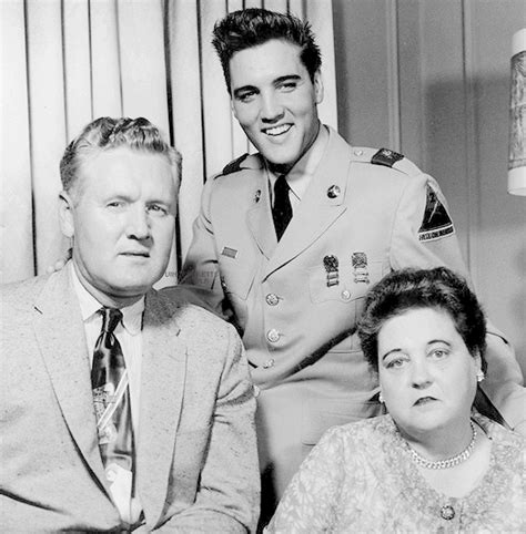 Elvis Presley Elvis Vernon And Gladys Presley June 1958