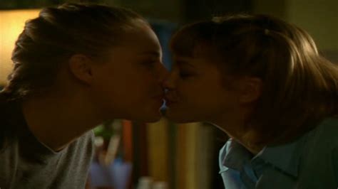 Katherine Heigl Larisa Oleynik Lesbian Kiss Lesbian Media Blog