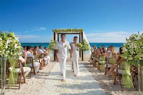 How To Get A Free Destination Wedding In Mexico 202021
