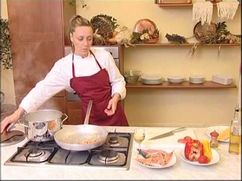 | publié plus connu sous le nom de pasta allo scoglio (pâtes au rocher, en italien), ce 7. Cuisine Italienne : Pâtes - Spaghettis en papillote aux fruits de mer - YouTube