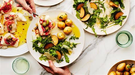 Over great food you can talk, laugh and catch up with friends! How to Throw a Dinner Party with Three Courses | Epicurious