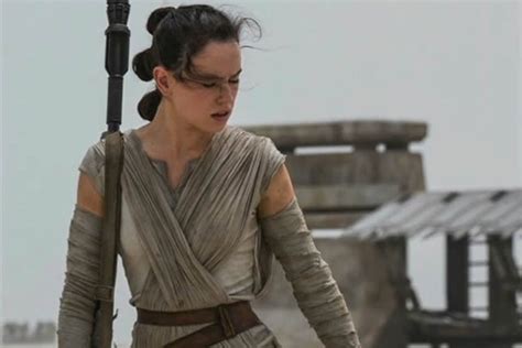 Why Rey From Star Wars The Force Awakens Makes Me Cry The Mary Sue