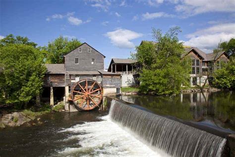 Your Ultimate Guide To The Old Mill In Pigeon Forge