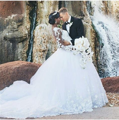 <3 world youth and world junior champion. Olympian Shaunae Miller Uibo and husband, they look soo in ...