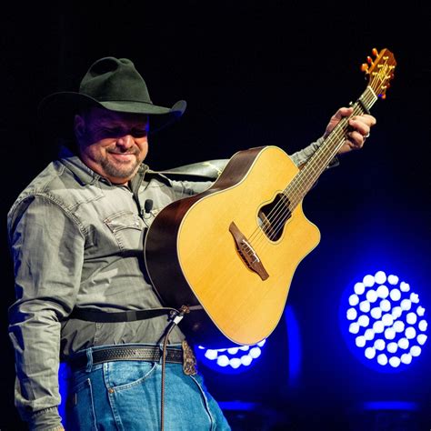 Garth Brooks Cancels Next Five Stadium Shows Citing Covid 19 Concerns