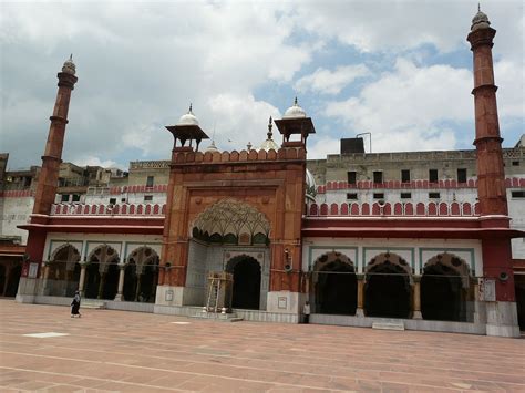 Sky xchange, medan bunus is a money changer based in masjid india , kuala lumpur. Fatehpuri Mosque - Wikipedia