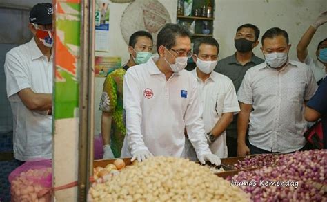 Conor burns, menteri negara untuk dasar perdagangan di united kingdom (uk), mengumumkan bahawa beliau mengundurkan diri dari jawatannya sebagai menteri. Menteri Perdagangan Incar Negara OKI Sebagai Tujuan Ekspor ...