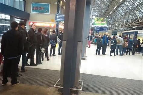 Long Queues At Reading Stations Excess Fares Ticket Office Berkshire Live