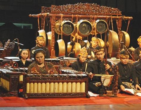 Gambar Alat Musik Gamelan Dari Jawa Tengah Contoh Alat Musik Gamelan